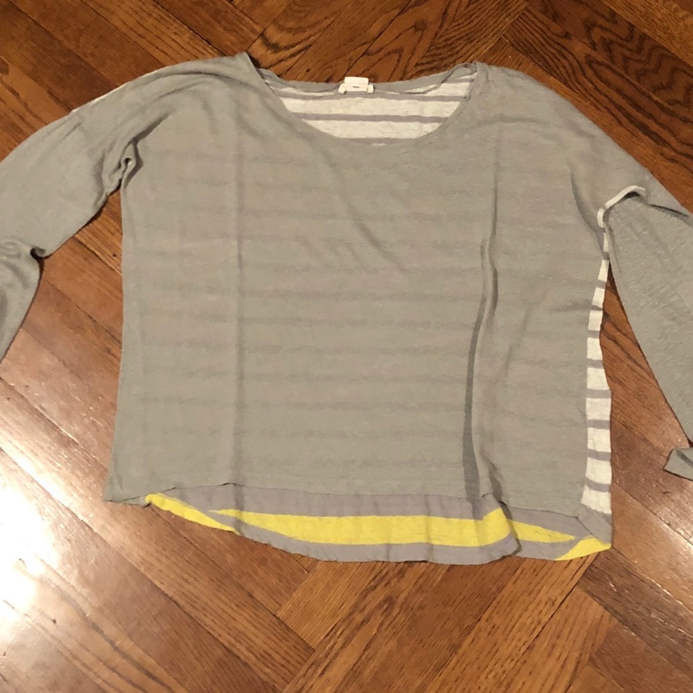 Loose Excellent Condition Light Weight Knit Top